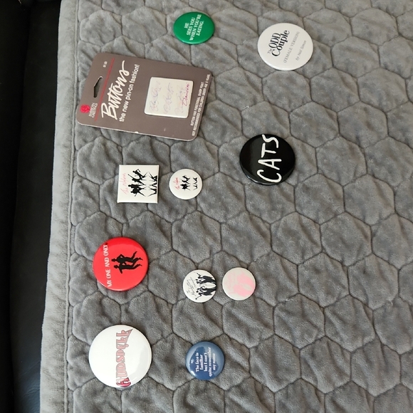 Buttons Assorted Colorful Pin Set - Picture 2 of 11